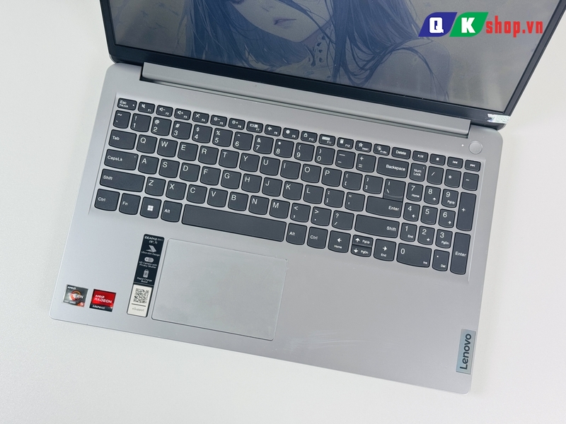 Laptop Lenovo Ideapad 1 15AMN7 Ryzen 5 - 7520U / Ram 8GB / SSD 256 GB PCIE / 15.6 FHD