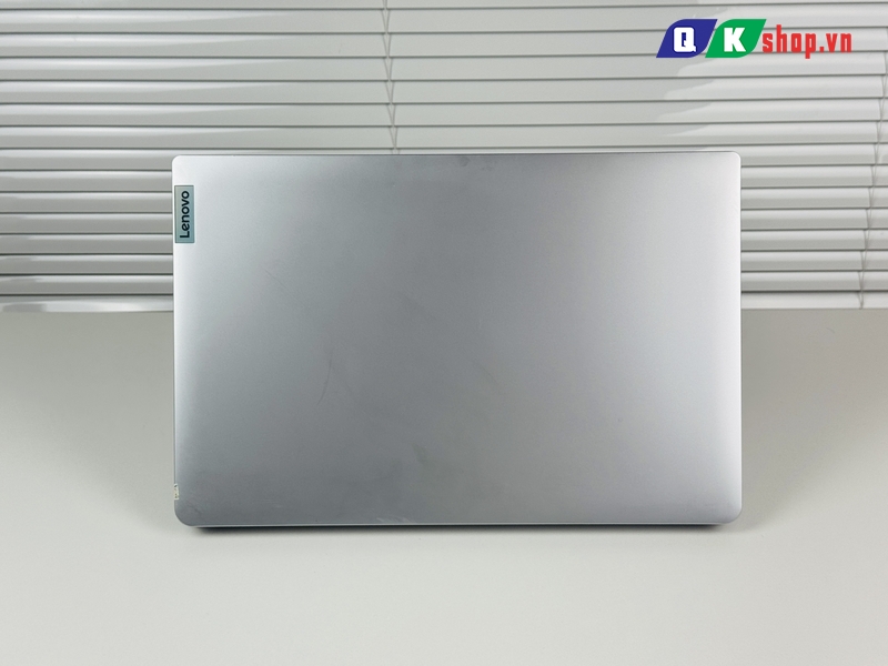 Laptop Lenovo Ideapad 1 15AMN7 Ryzen 5 - 7520U / Ram 8GB / SSD 256 GB PCIE / 15.6 FHD