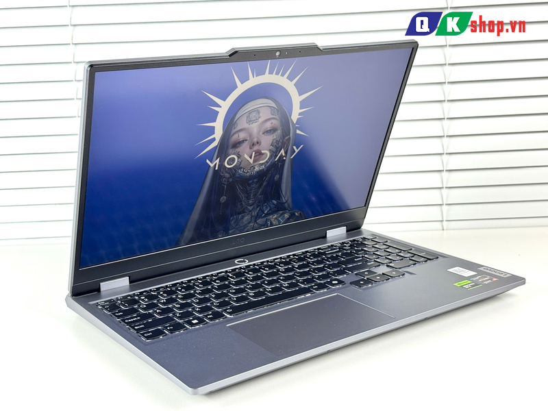 Laptop Lenovo LOQ 15ARP9 83JC00GKUS Ryzen 5-7235HS / Ram 12GB / SSD 512GB / 15.6 icnh FHD 144Hz / RTX 4050 6GB